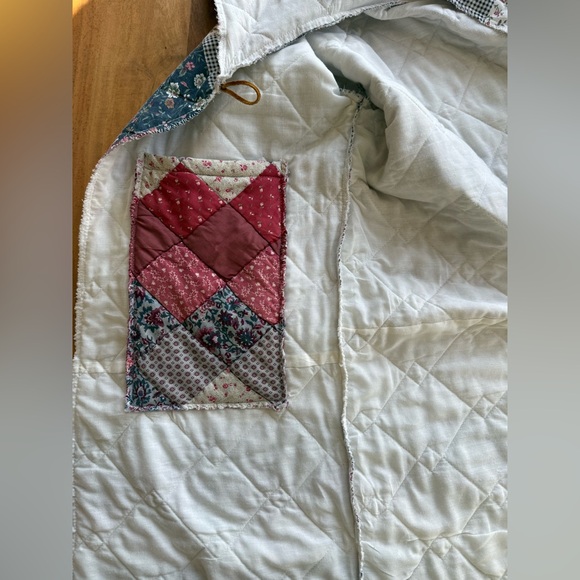 Quilted Women's Coat - Picture 9 of 9